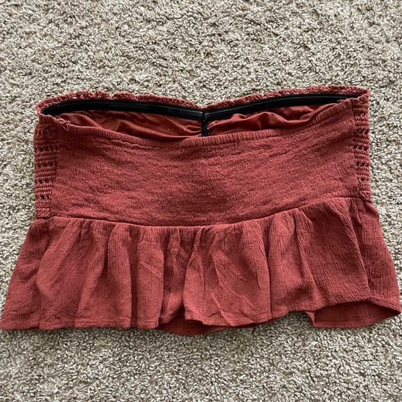 Strapless Ruffled Croptop - Picture 2 of 3